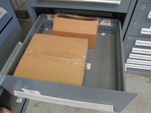 STANLEY VIDMAR HEAVY DUTY 5-DRAWER PARTS CABINET W/ CONTENTS (W-44) LOADING & HANDLING FEE $25-